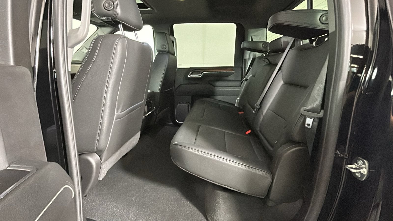 Used 2025 GMC Sierra 2500 Denali w/ Denali Reserve Package AWD/4WD image 32