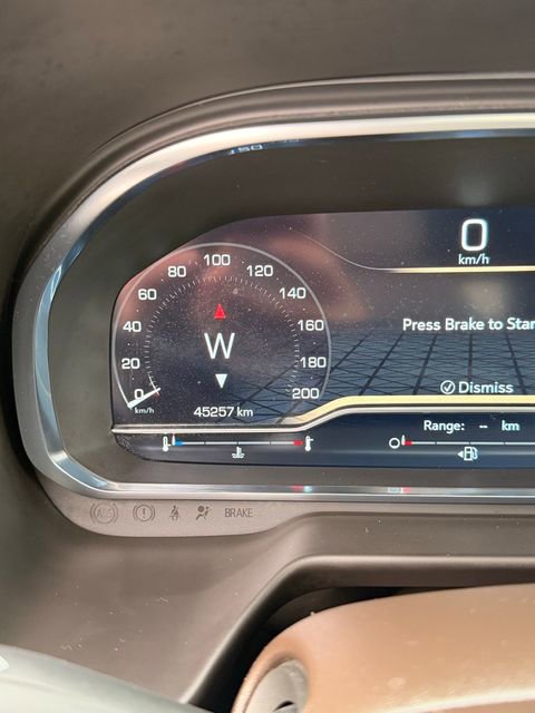 Used 2024 GMC Yukon XL SLT w/ SLT Premium Package image 3