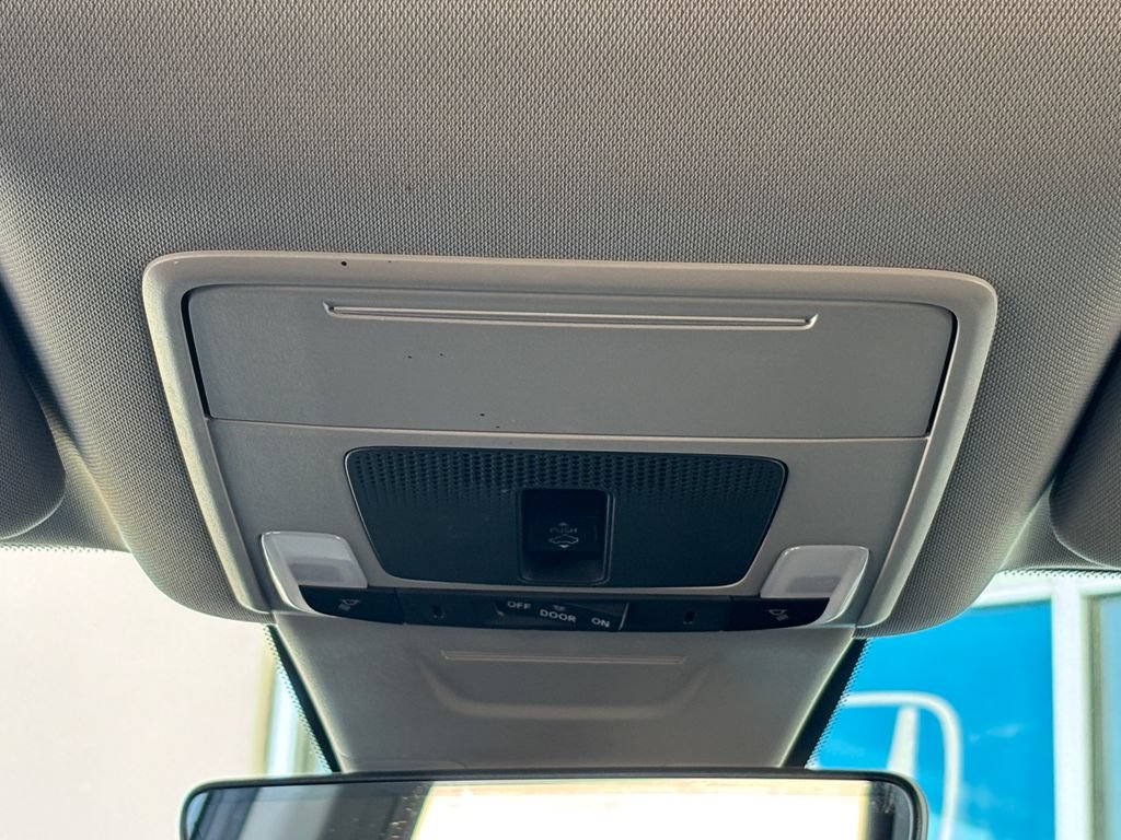 Used 2025 Honda CR-V EX-L image 21