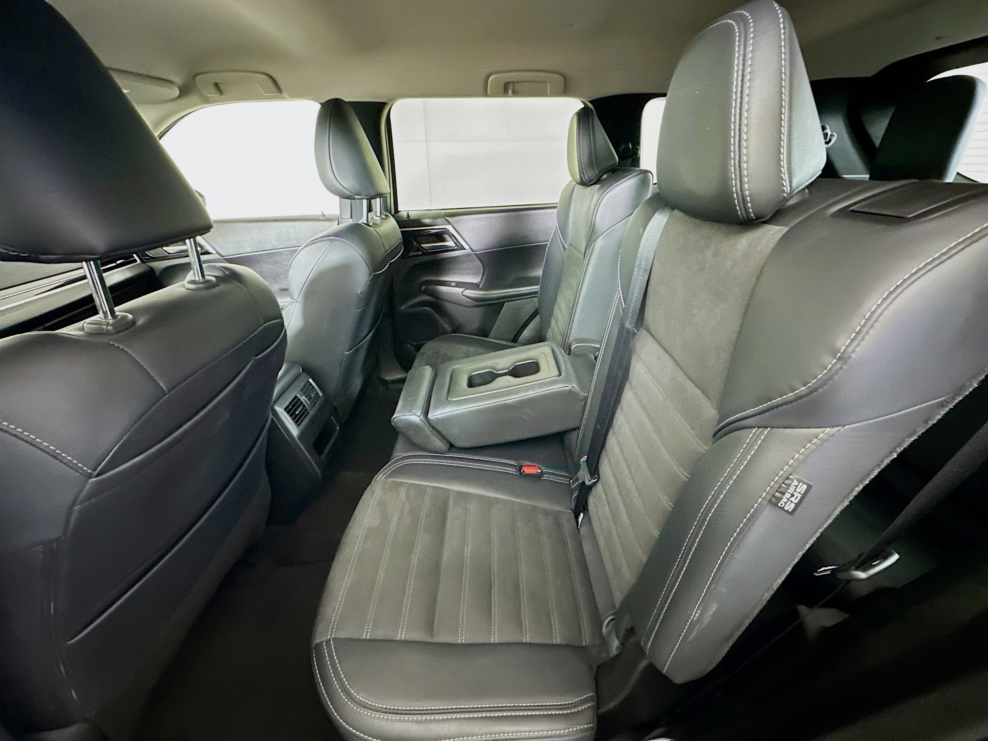 Used 2024 Mitsubishi Outlander SE image 29