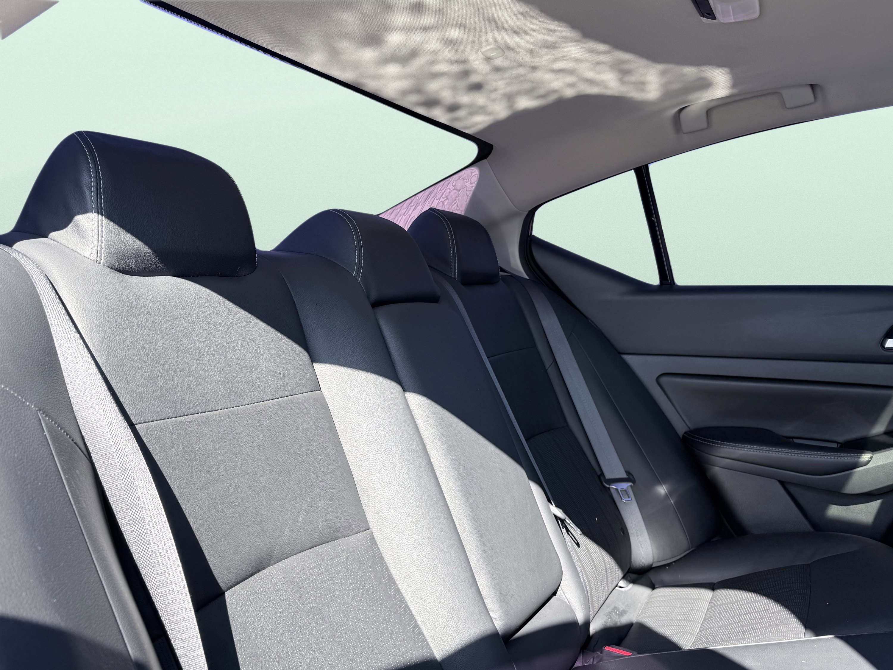 Used 2020 Nissan Altima 2.0 Platinum FWD image 38