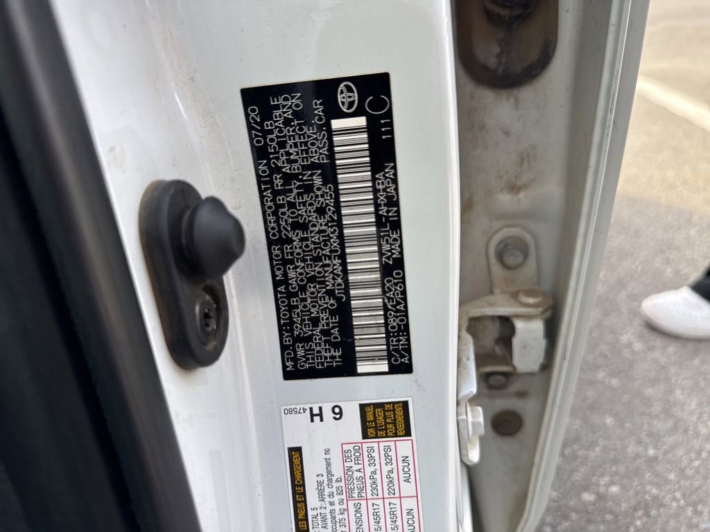 Used 2021 Toyota Prius XLE image 8