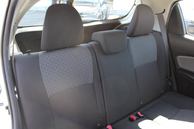 Used 2016 Toyota Yaris L FWD image 30