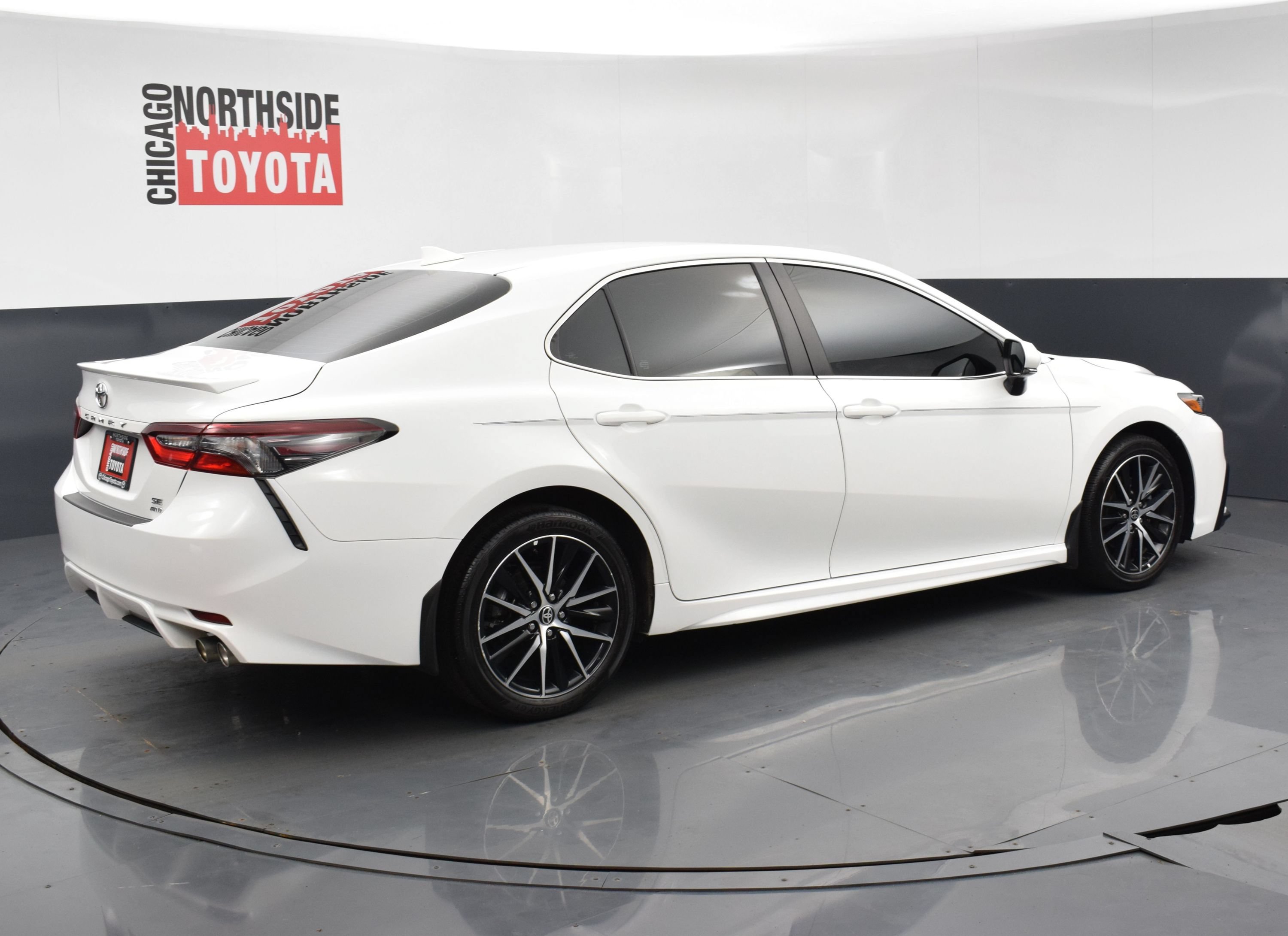 Used 2024 Toyota Camry SE w/ Cold Weather Package AWD/4WD image 4