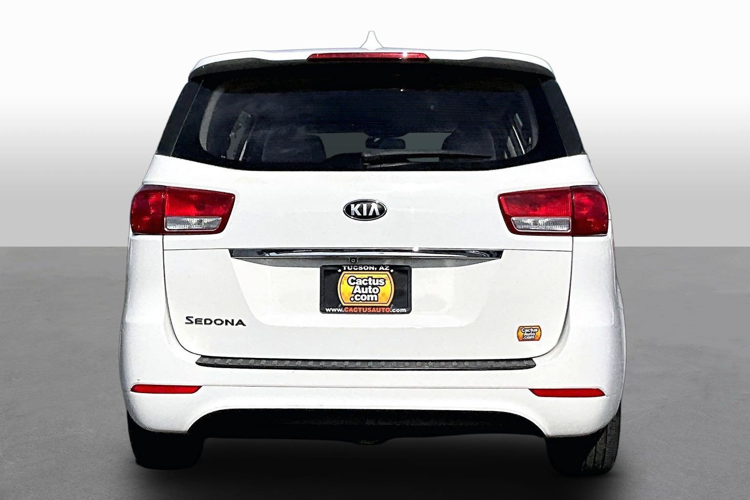 Used 2018 Kia Sedona L FWD image 4