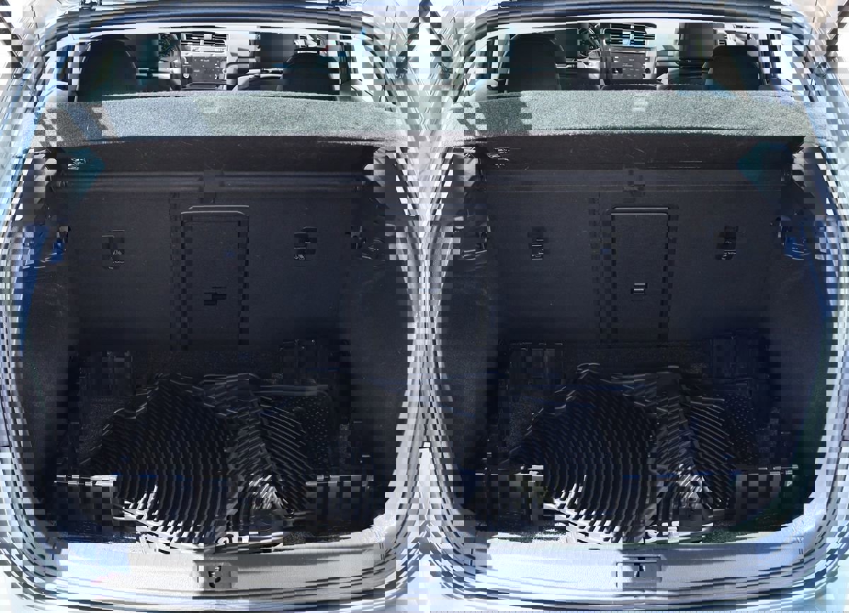 Used 2018 Volkswagen Golf SE image 23