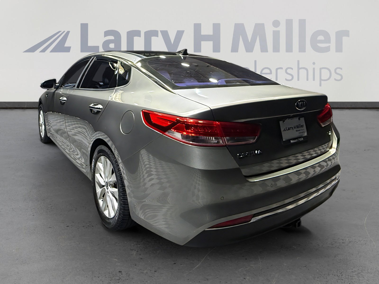 Used 2016 Kia Optima EX w/ Premium Package image 3