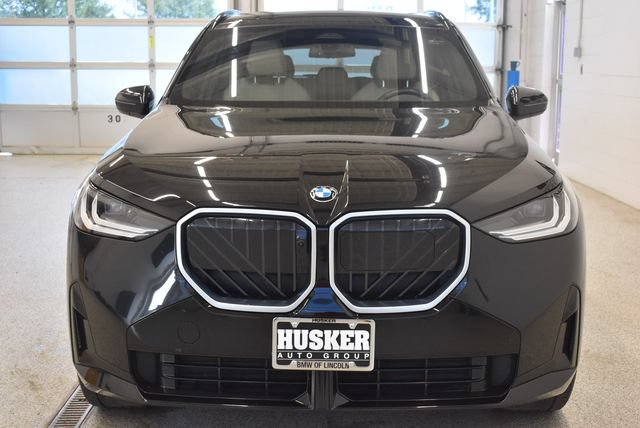 Used 2025 BMW X3 xDrive30i AWD/4WD image 3