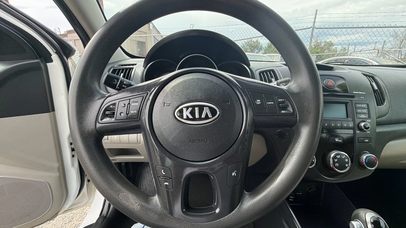 Used 2012 Kia Forte EX FWD image 15