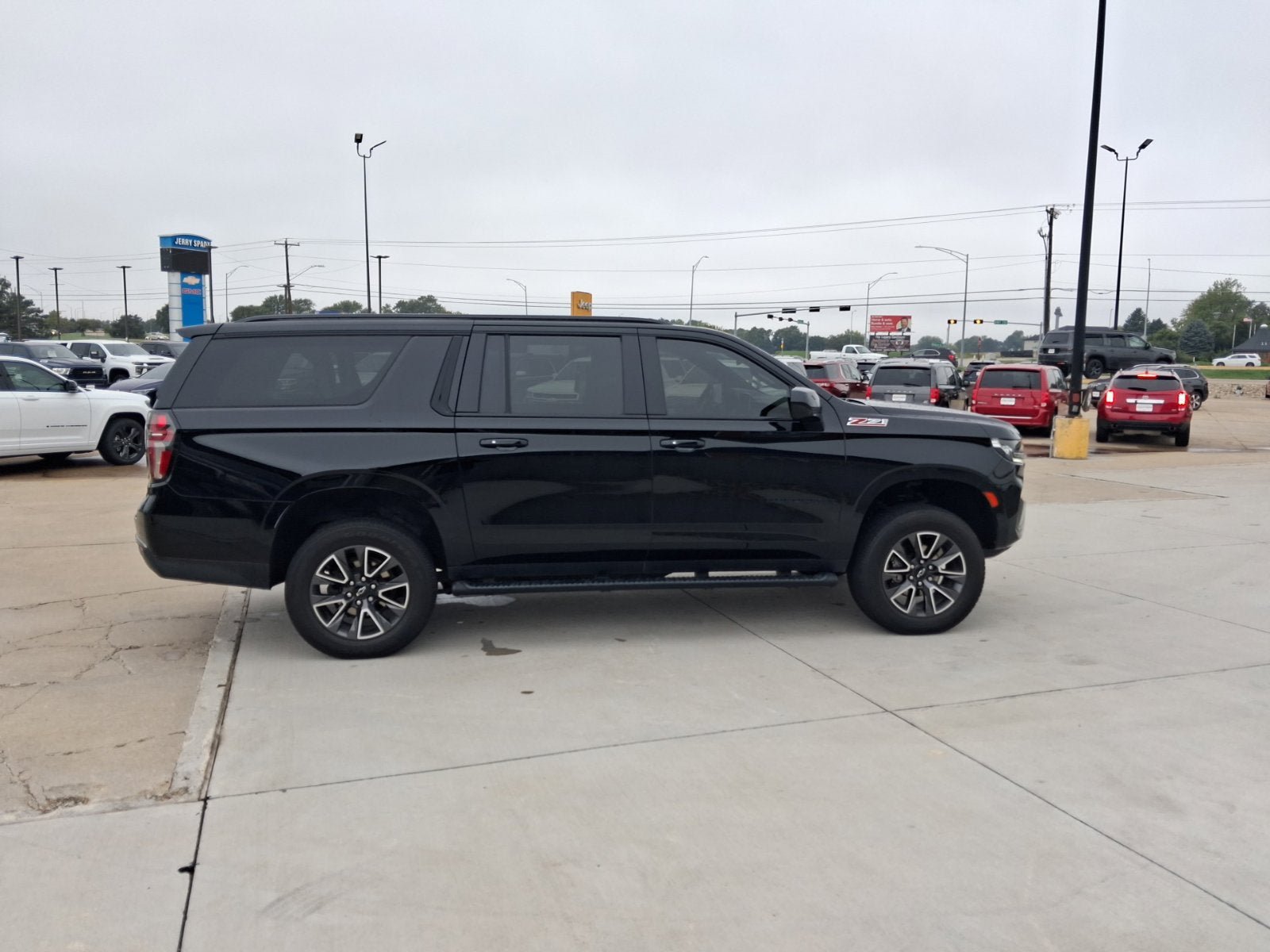 Used 2021 Chevrolet Suburban Z71 w/ Rear Media and Nav Package AWD/4WD image 6