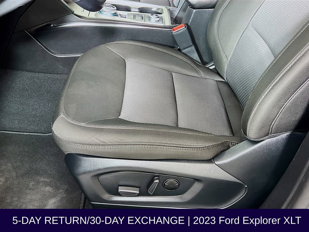 Used 2023 Ford Explorer XLT image 24