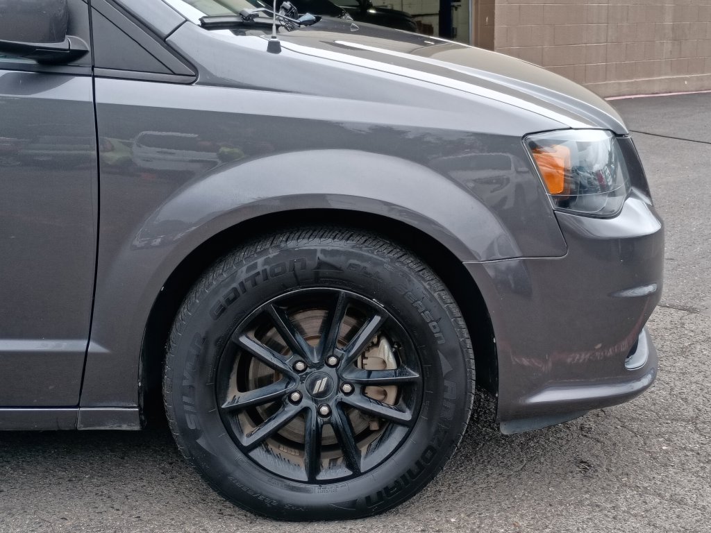 Used 2019 Dodge Grand Caravan GT FWD image 2
