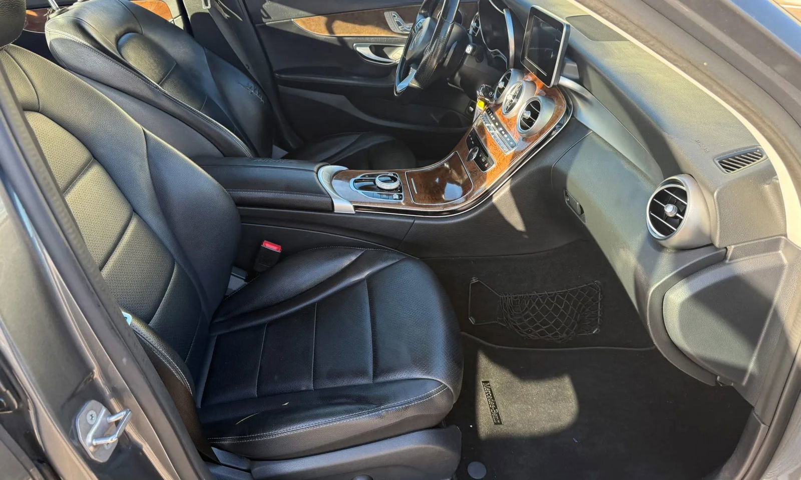 Used 2017 Mercedes-Benz C 300 Sedan image 19