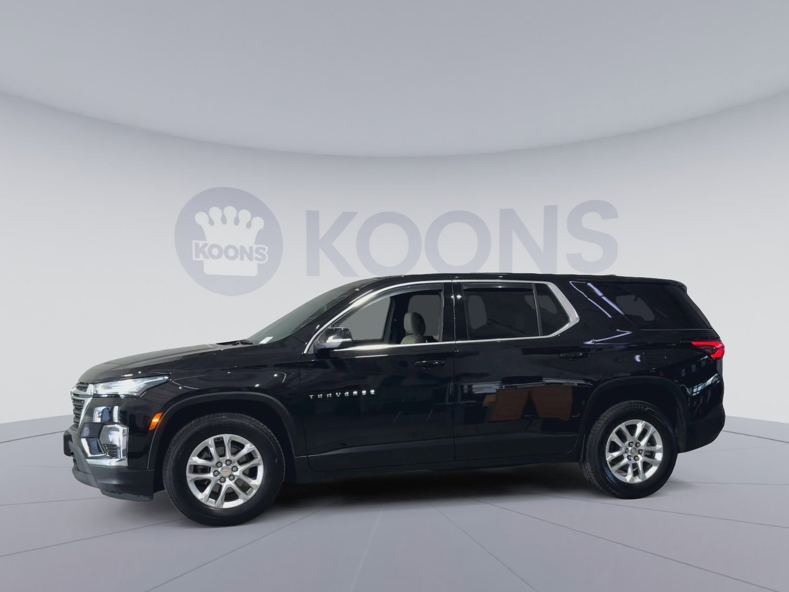 Used 2023 Chevrolet Traverse LS w/ Safety Package image 7