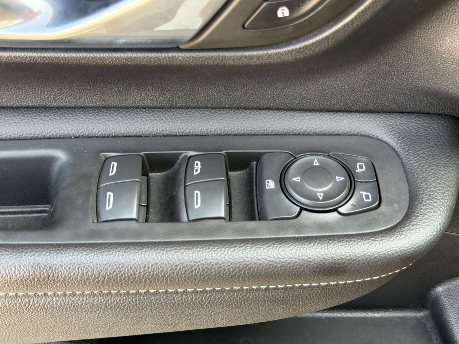 Used 2022 GMC Terrain SLE FWD image 13