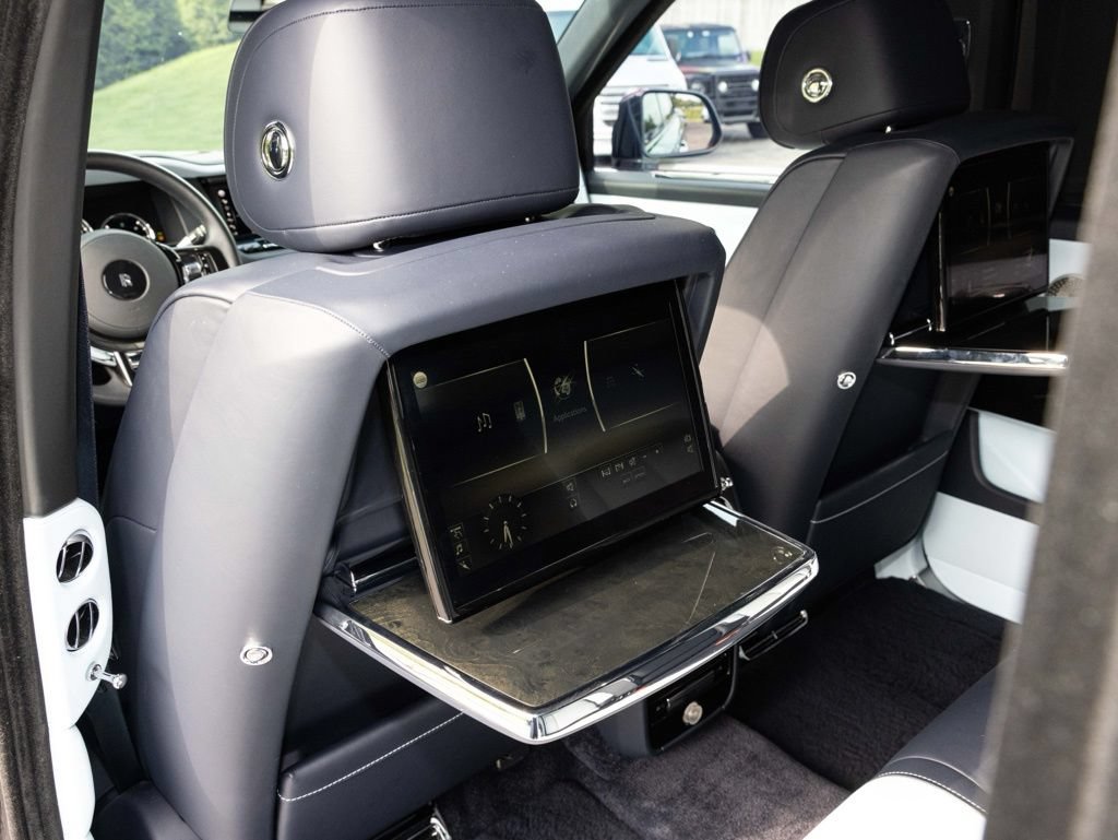 Certified 2022 Rolls-Royce Cullinan w/ Cullinan Package AWD/4WD image 60