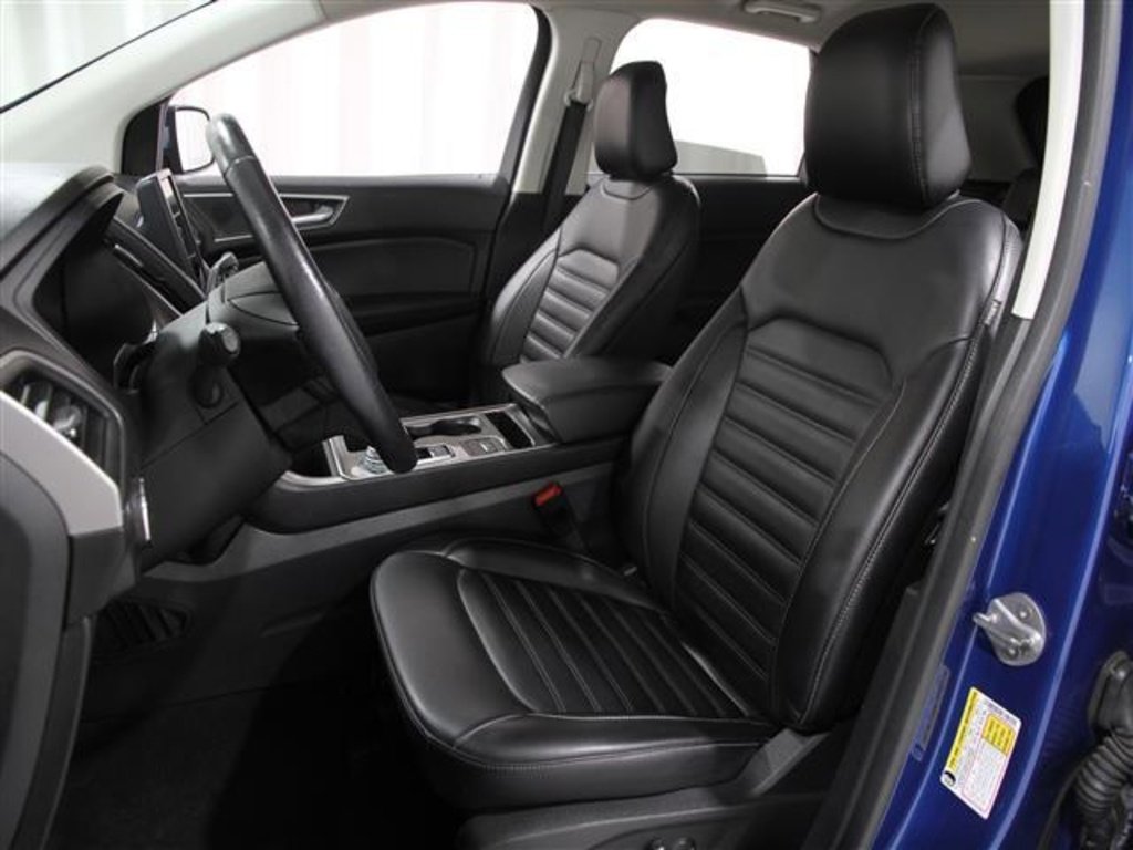 Used 2023 Ford Edge SEL image 3