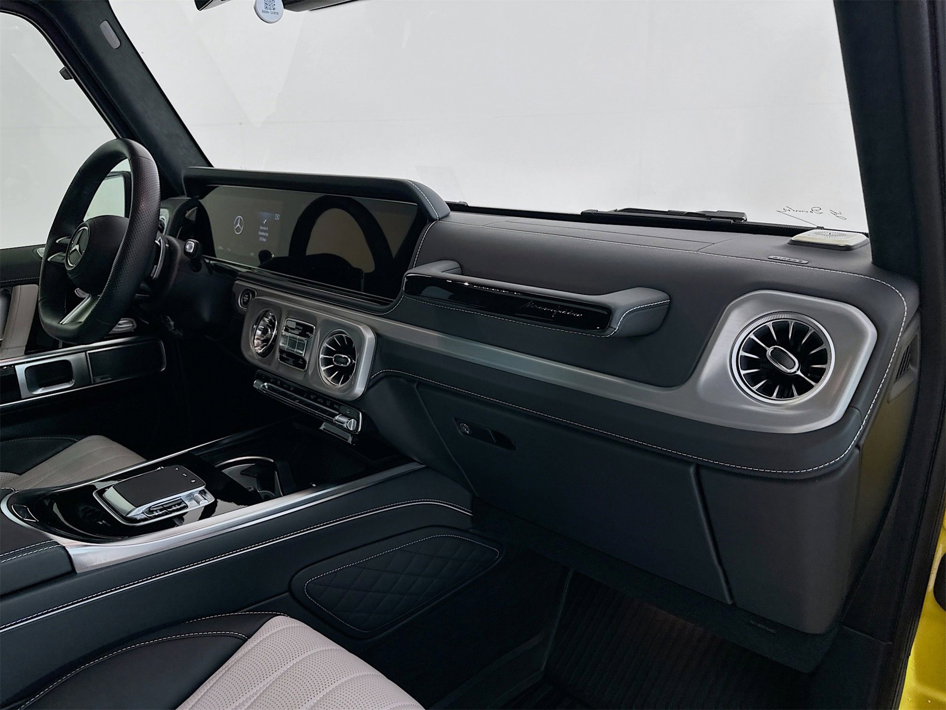 Used 2025 Mercedes-Benz G 550 G 550 image 32