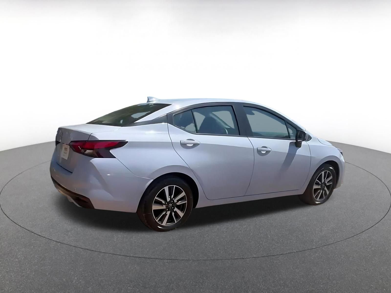 Used 2025 Nissan Versa SV FWD image 15
