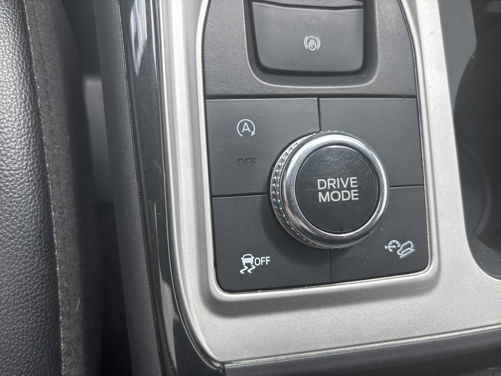 Used 2023 Ford Explorer ST w/ Equipment Group 401A AWD/4WD image 18