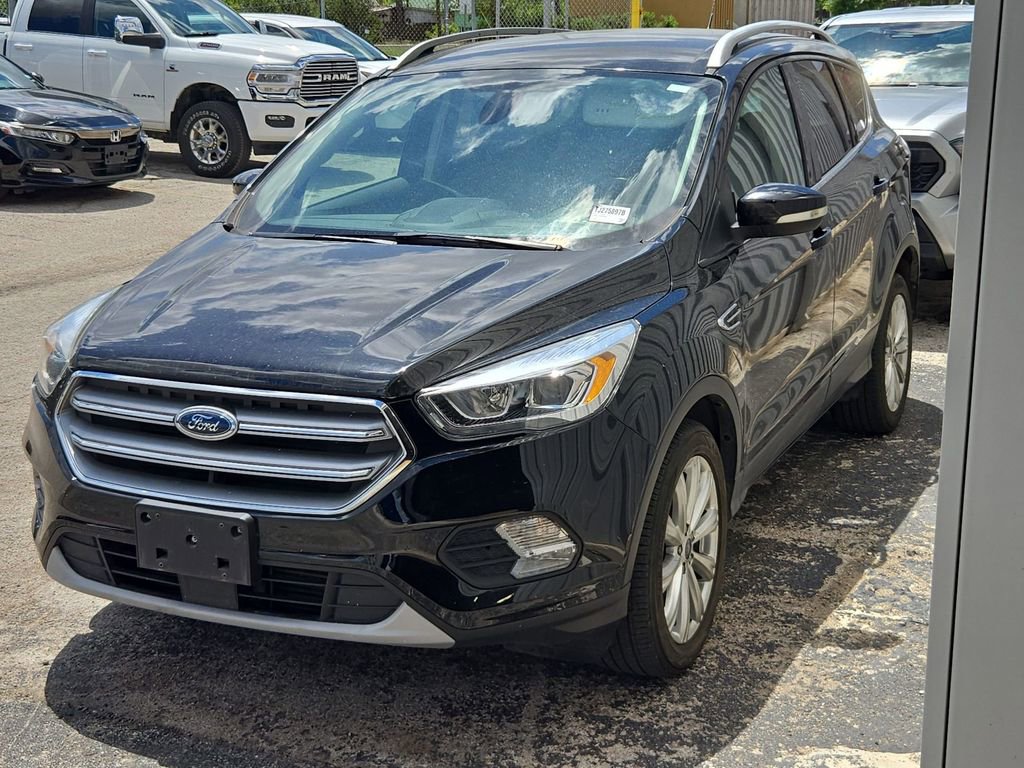 Used 2017 Ford Escape Titanium image 4