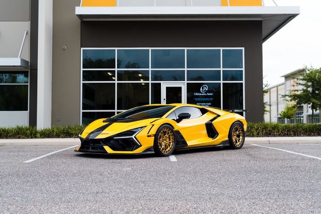 Used 2025 Lamborghini Revuelto AWD/4WD image 7