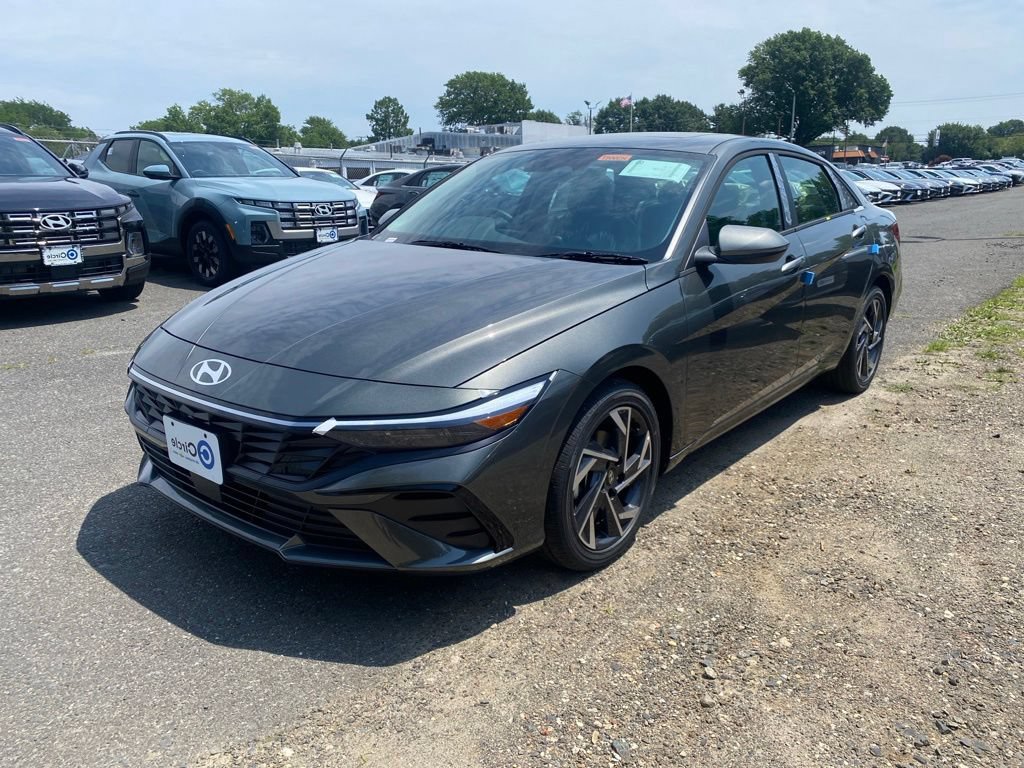 New 2026 Hyundai Elantra Limited FWD image 6