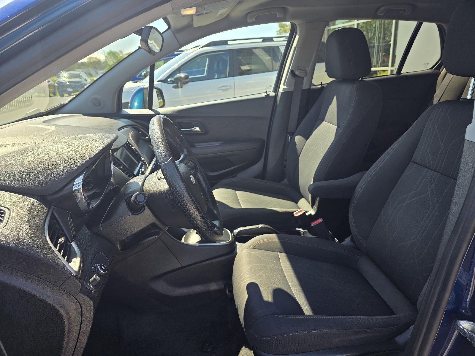 Used 2020 Chevrolet Trax LT FWD image 10