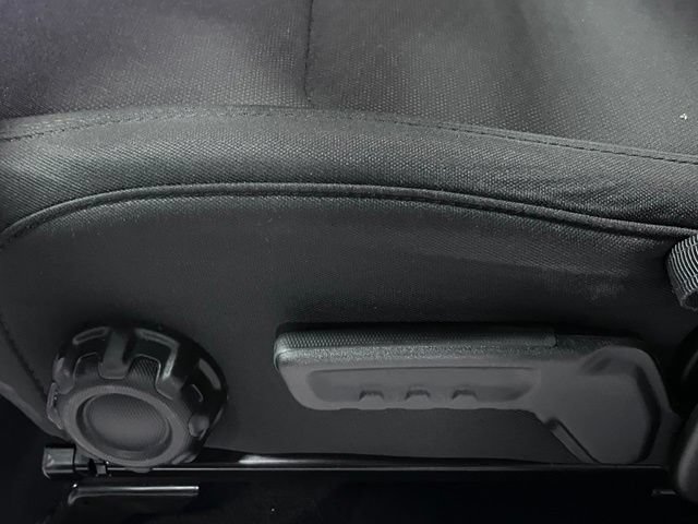 Used 2021 Jeep Wrangler Unlimited Sahara w/ Uconnect 4C Nav & Sound Group AWD/4WD image 25