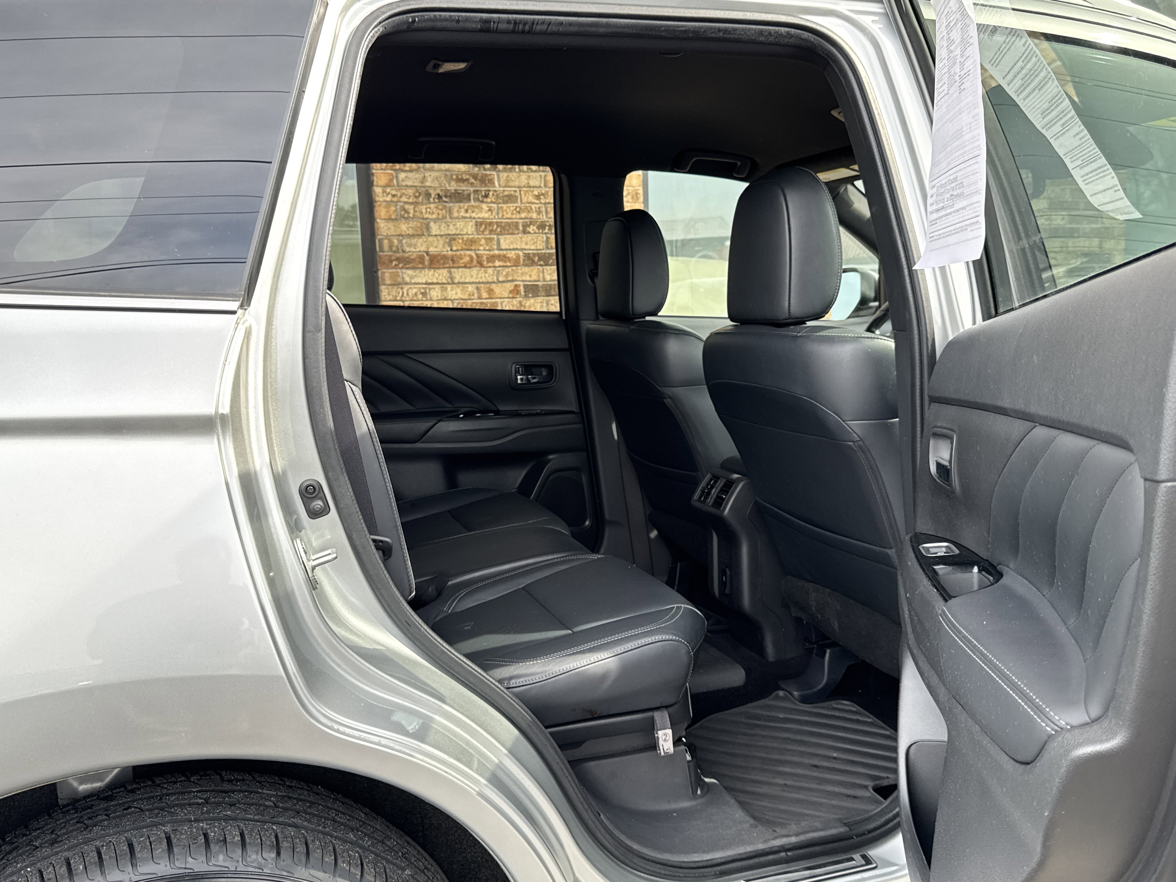 Used 2022 Mitsubishi Outlander SEL image 11