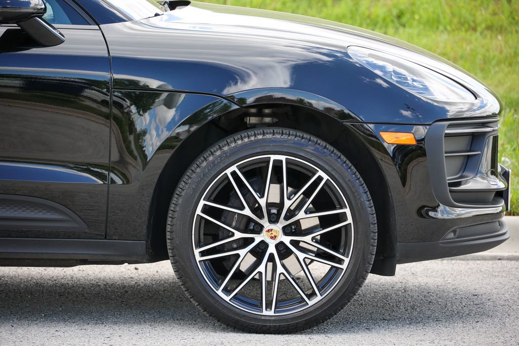Certified 2026 Porsche Macan AWD/4WD image 16