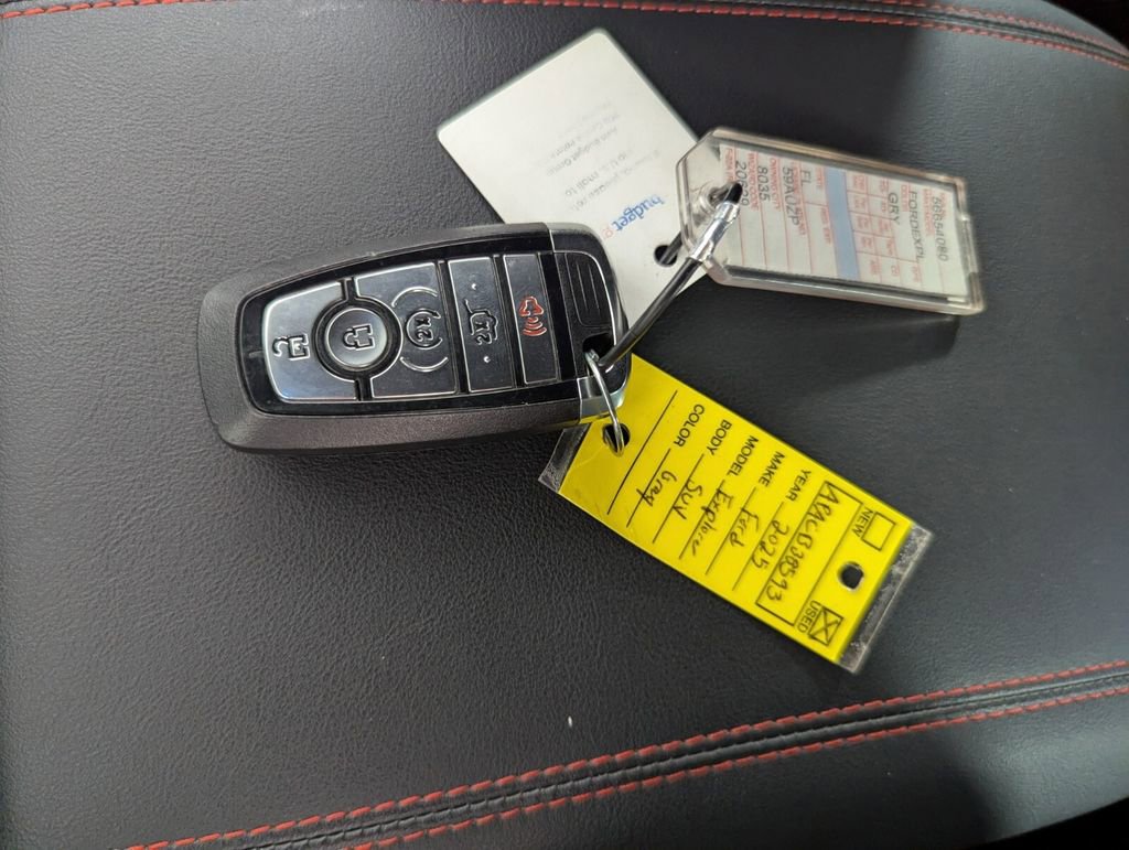 Used 2025 Ford Explorer ST-Line w/ ST-Line Street Pack image 31