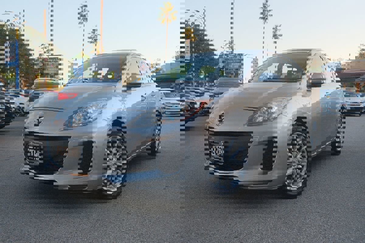 Used 2013 MAZDA MAZDA3 i Touring image 1
