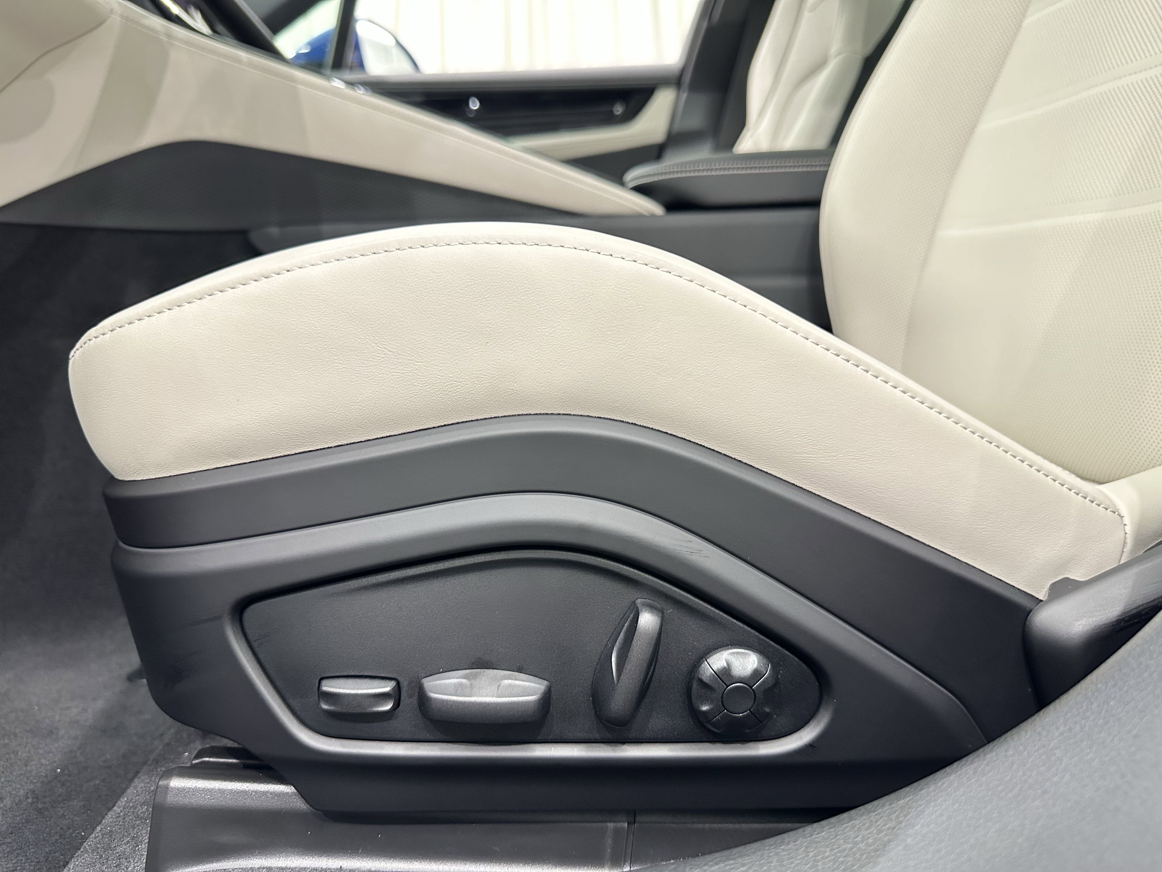 New 2025 Porsche Panamera image 32