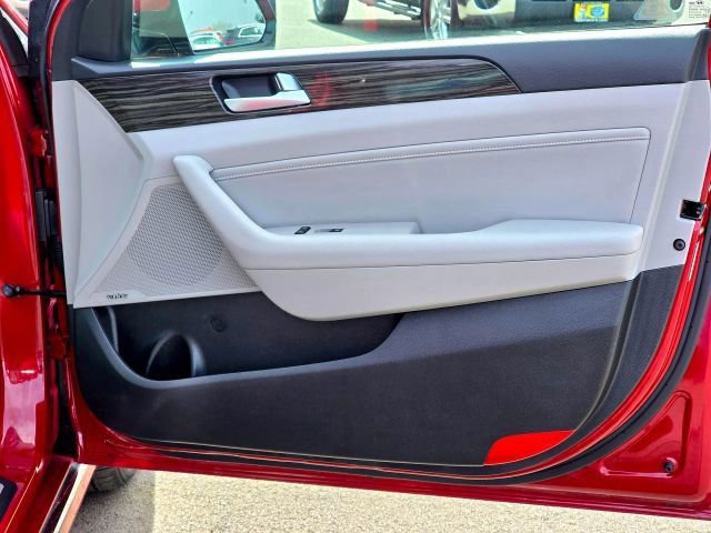 Used 2016 Hyundai Sonata Limited w/ Option Group 02 image 29