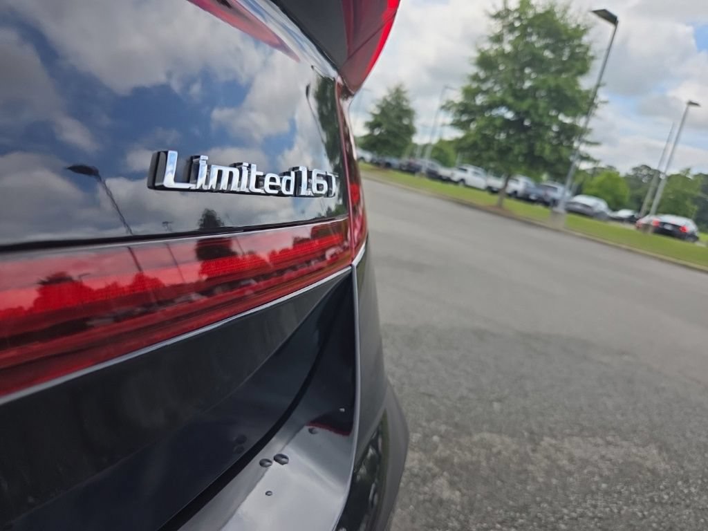 Used 2023 Hyundai Sonata Limited w/ Preferred Accessory Package FWD image 34