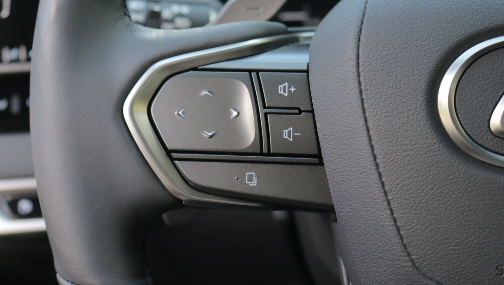Used 2025 Lexus RX 350 Premium Plus w/ Convenience Package FWD image 19