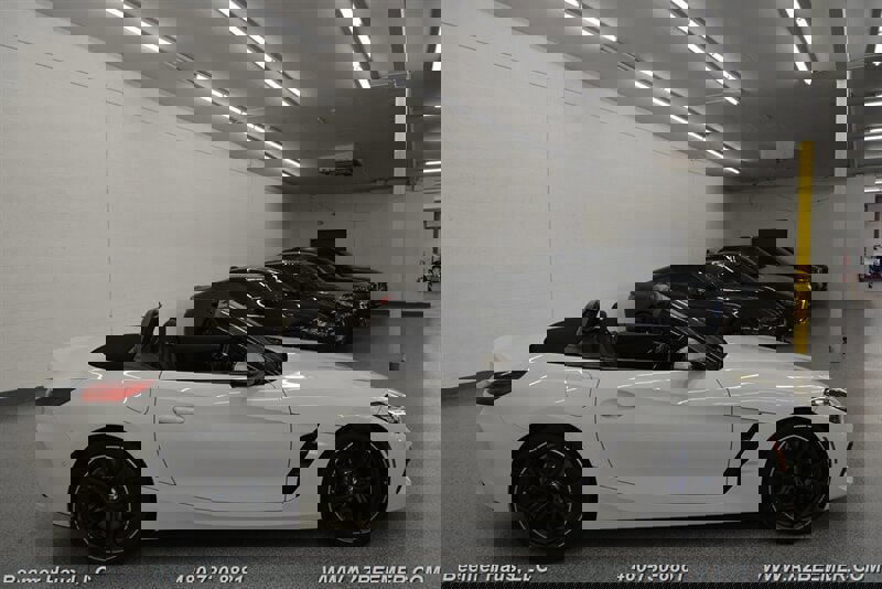 Used 2024 BMW Z4 M40i w/ Premium Package image 9