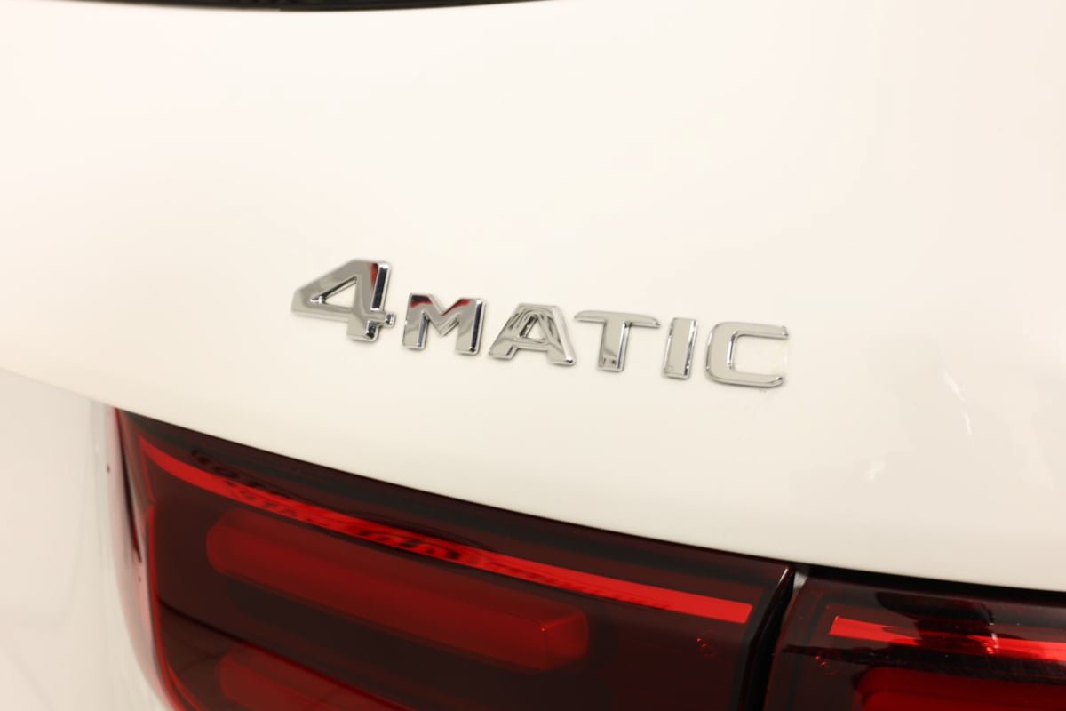 Used 2025 Mercedes-Benz GLB 250 4MATIC image 33
