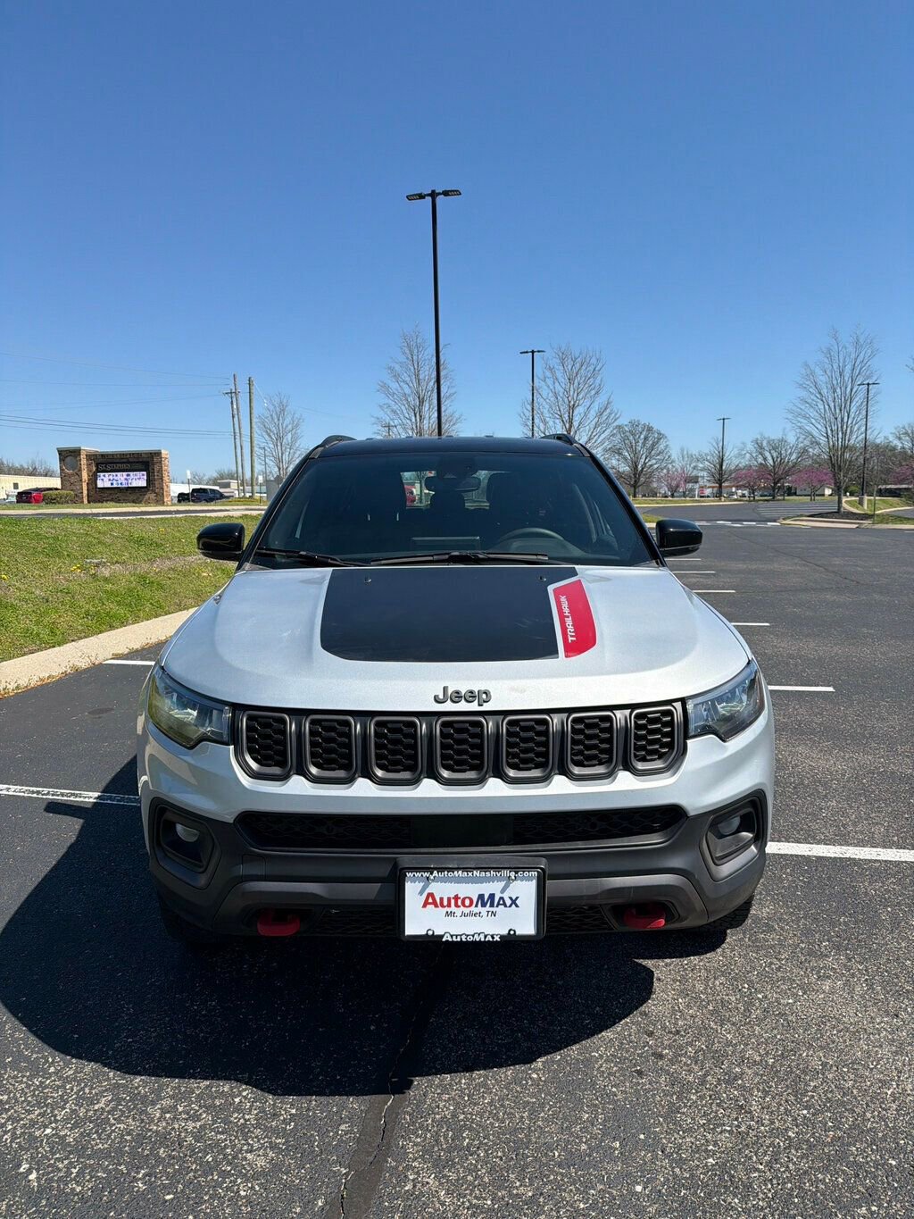 Used 2025 Jeep Compass Trailhawk AWD/4WD image 2