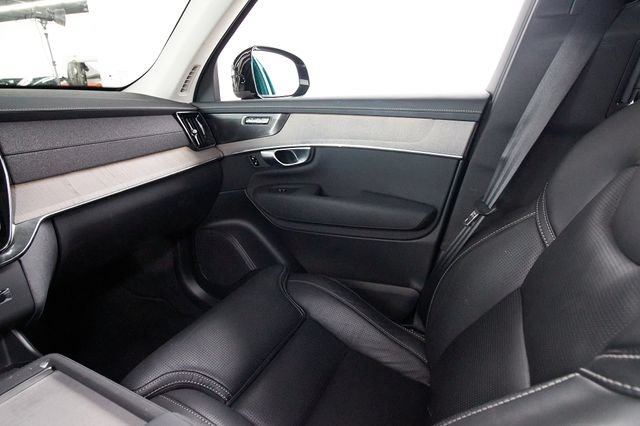 Certified 2026 Volvo XC90 B6 Ultra AWD/4WD image 7