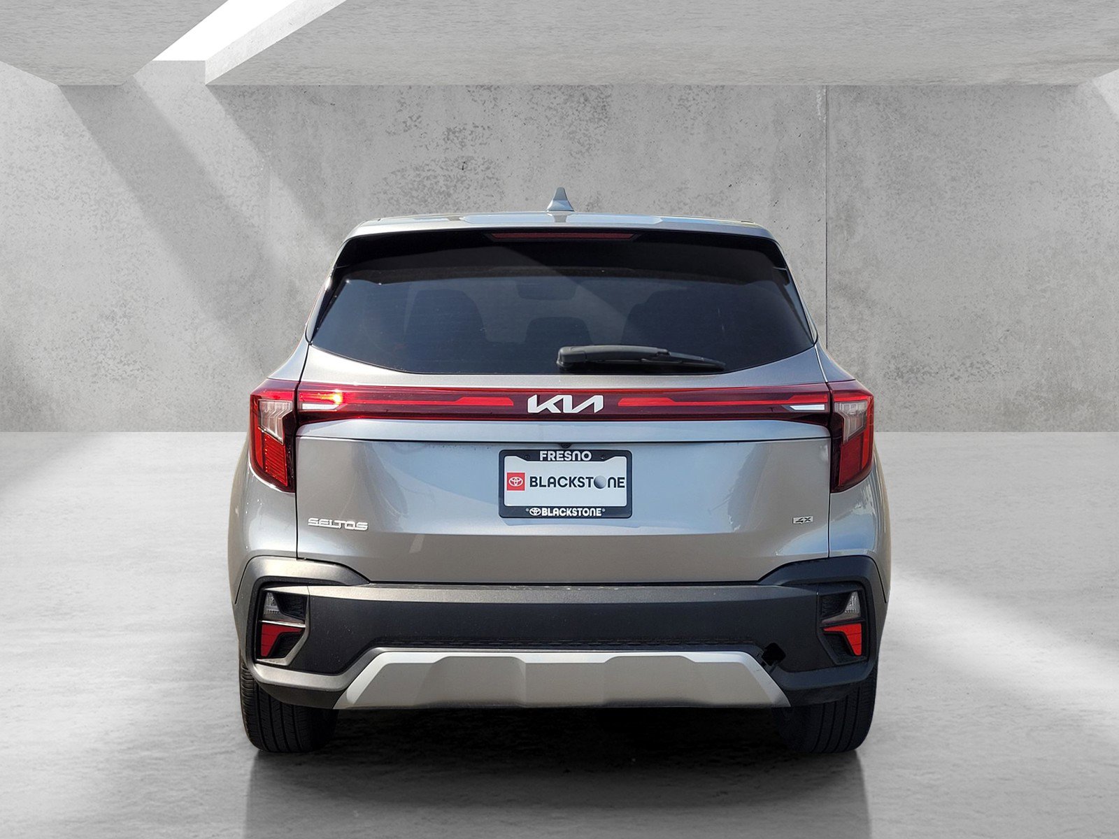 Used 2024 Kia Seltos LX AWD/4WD image 5