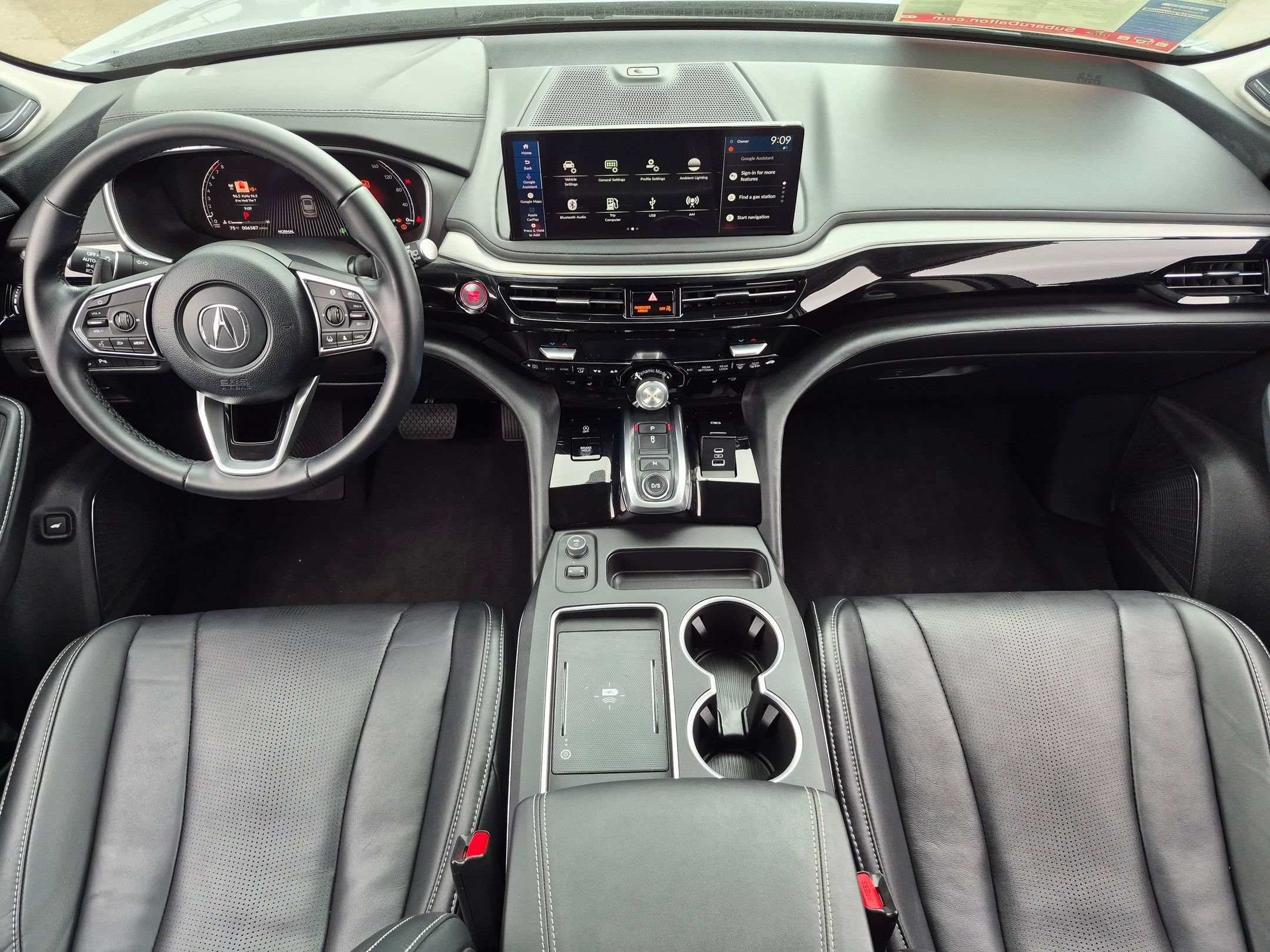 Used 2025 Acura MDX SH-AWD w/ Technology Package image 29