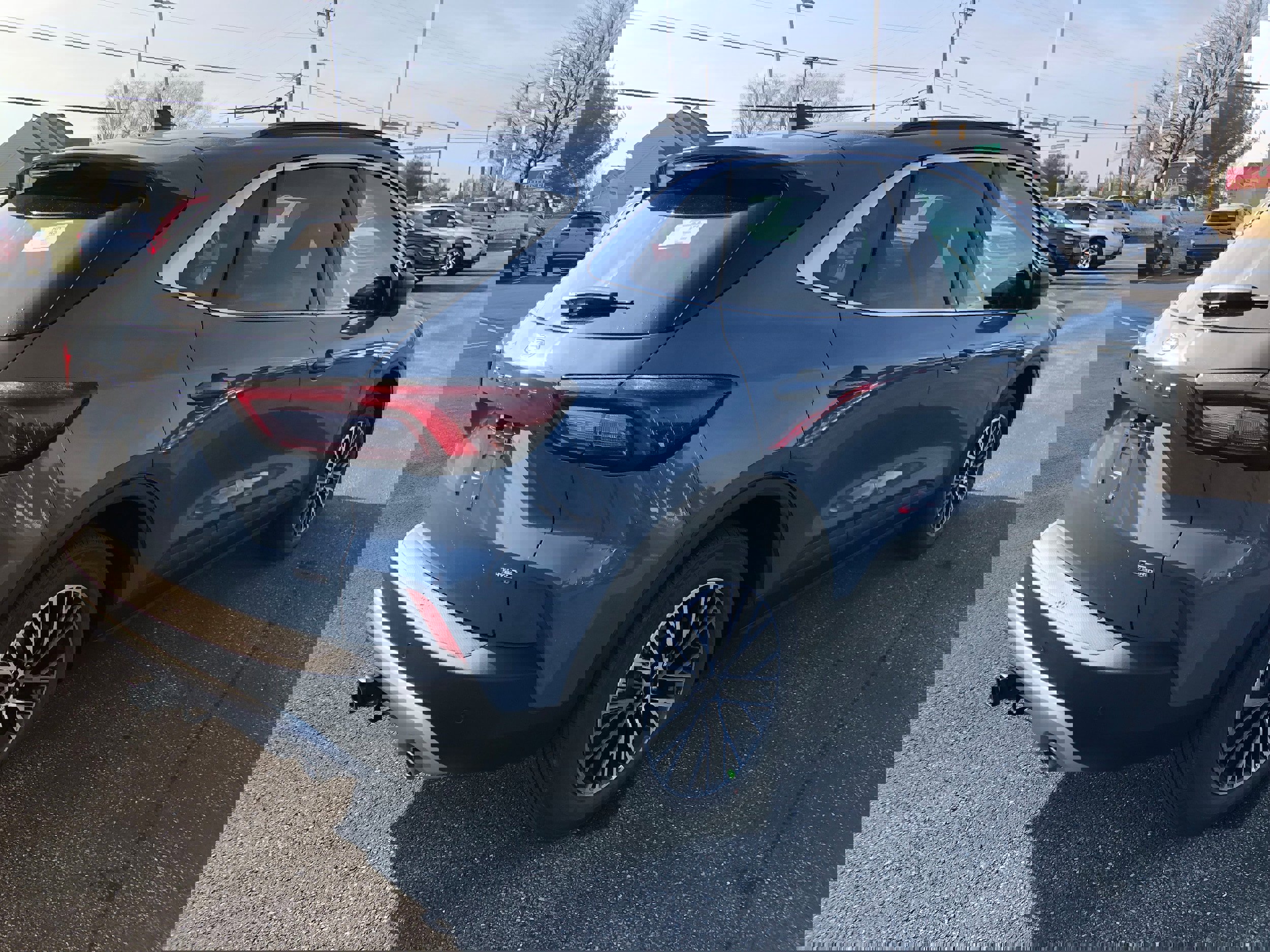 New 2025 Ford Escape SE w/ Class II Trailer Tow Package image 5