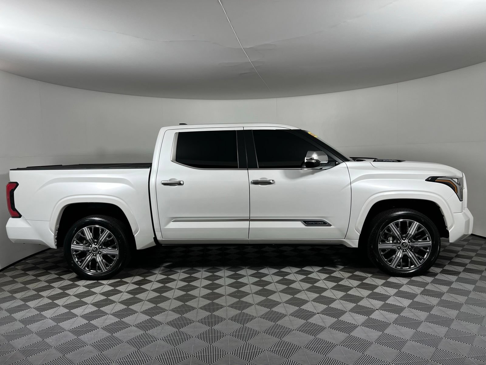 Used 2024 Toyota Tundra Capstone AWD/4WD image 4