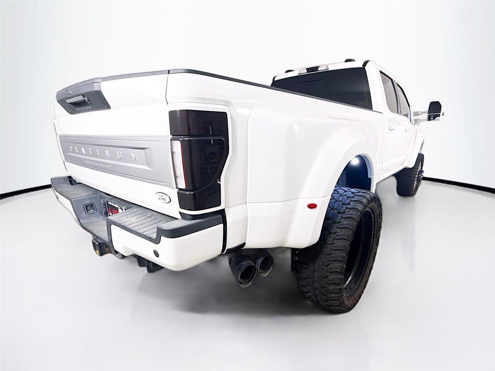 Used 2022 Ford F450 Platinum w/ FX4 Off-Road Package AWD/4WD image 20