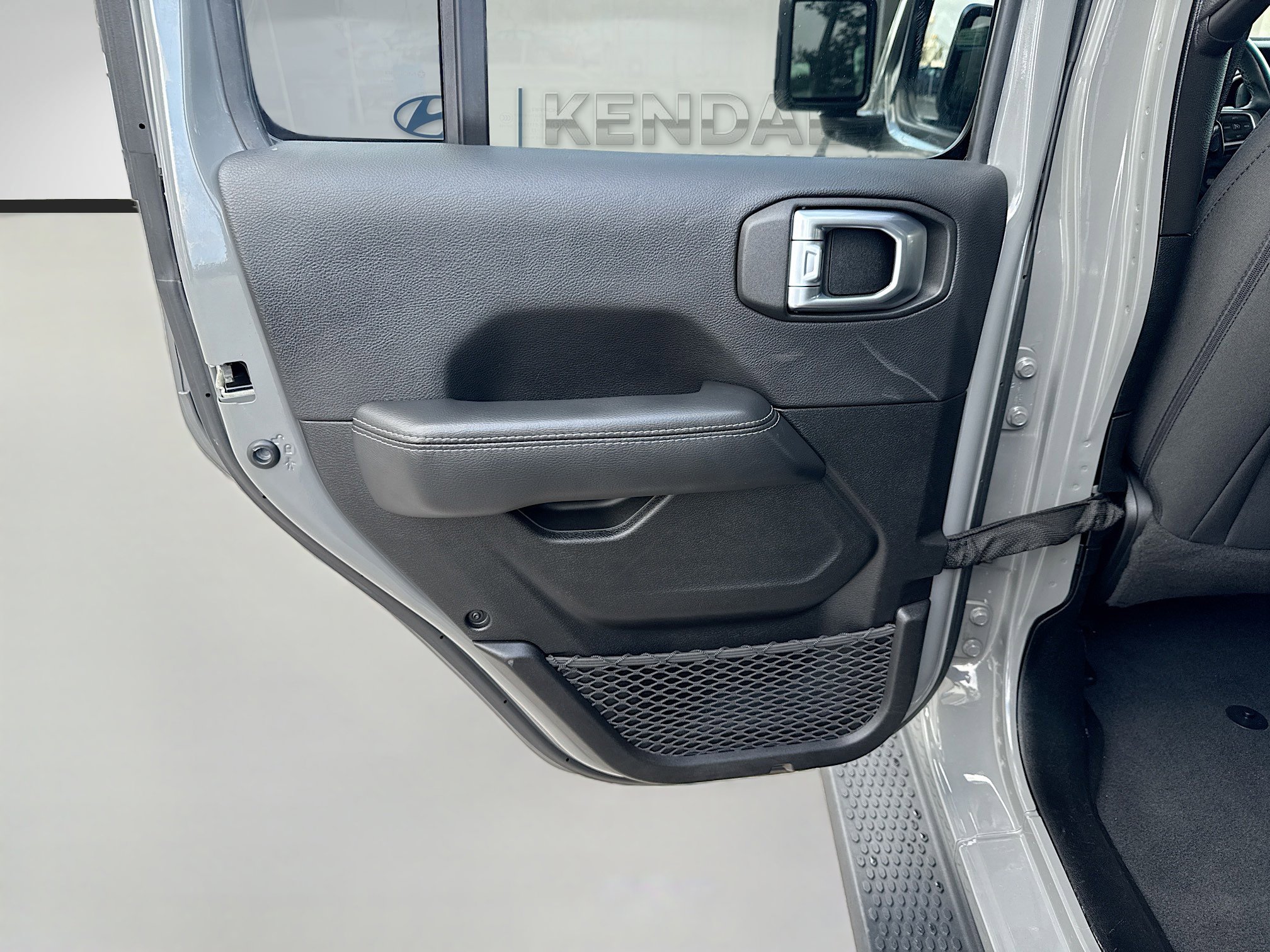 Used 2022 Jeep Wrangler Unlimited Sahara image 24