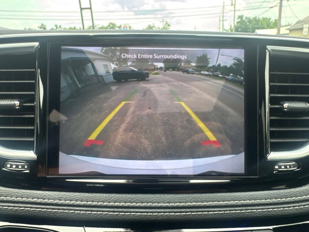 Used 2025 Chrysler Pacifica Limited FWD image 38