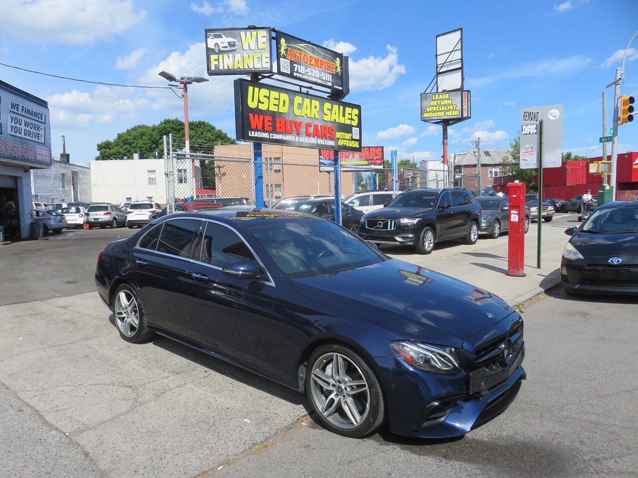 Used 2018 Mercedes-Benz E 300 4MATIC w/ Premium 1 Package image 3