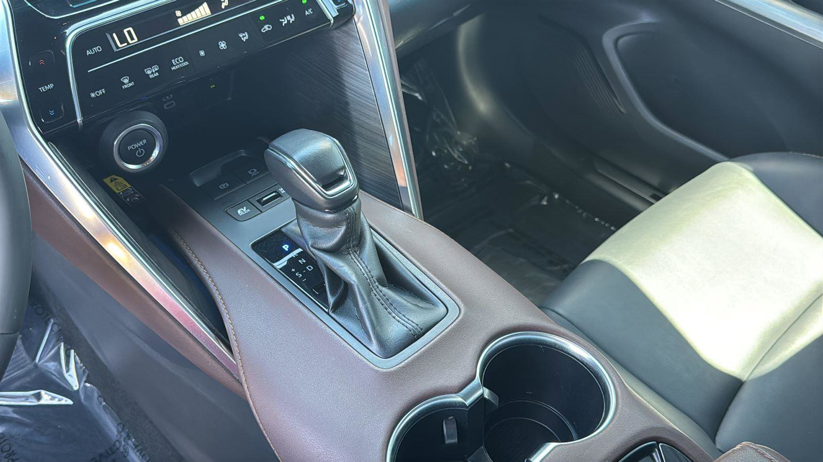 Used 2023 Toyota Venza XLE image 22